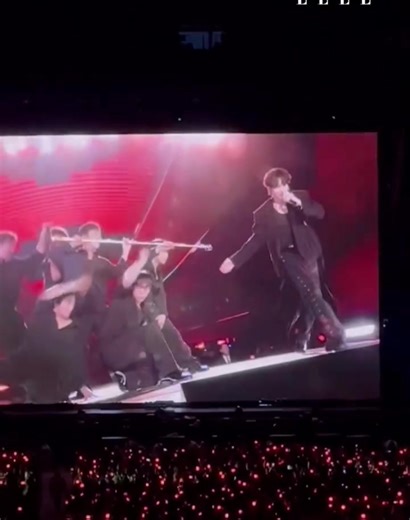 Simplemente fueron maravillosos cada uno de los momentos que #JIN nos regaló en su concierto,tanto solo ,como en compañía de #ᴊᴜɴɢᴋᴏᴏᴋ y #ᴊʜᴏᴘᴇ . #runseokjinencoreday1 #JIN #JHOPE #JUNGKOOK #BTS https://www.instagram.com/reel/DQeX1UkAaqW/?igsh=Zjk3bXN4dzBtMHBw | BTS México