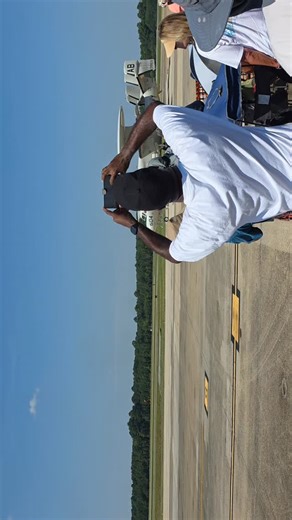 -->> Grumman E-2 Hawkeye (US Navy) -TURN 🔃 TO VIEW - Oceana Air Show Sep.20-21/2025 🇺🇲 #E2Hawkeye #Awacs #USNavy #NasOceana #OceanaAirShow #VirginiaBeach #avgeek #spotter #SamsungS25Ultra @nasoceana @usnavy | Fernando Gabriel Prieto