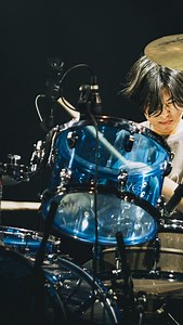 Improvised Drum Solo - YOYOKA Solo Concert in Japan June 5, 2025 at duo MUSIC EXCHANGE, Tokyo. Full Video on my YouTube channel. Drum Tech by Shinopi @on.drums.shinopi Mixed and Mastered by Hirokazu Tsuruha @tsuru_hitstudio Sound Supervisor: Akifumi Soma @soulmarkifme @ludwigdrumshq drumshq @zildjian_japan @zildjiancompany @vicfirth @nonaka.boeki This drum solo mix has not had the volume adjusted at all. | Yoyoka Soma （よよか）