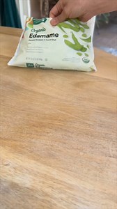 how to make 🫘🧂 P.F. Chang’s EDAMAME 2 ingredients: frozen edamame in the pod salt 1- steam the edamame for about 5-7 minutes 2- toss with salt #edamame #plantprotein #vegansnacks #plantbasedrecipes | Tomatoes With Lemon