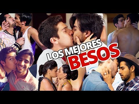 Los mejores besos y momentos gay de la serie Con lugar
