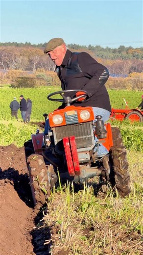 Pro Horizon Farming Videos on Instagram: "Here is a Kubota B6000 garden tractor ploughing at the Sherwood Forest ploughing match"