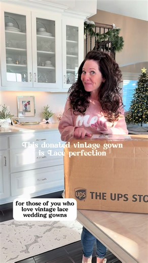 This 1950s lace wedding gown is blush pink perfection ! Do you see ivory or pink? #1950sfashion #vintagefashion #vintagedress #vintagewedding #sustainablefashion