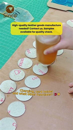 Mobile phone case, magnetic suction for instant closure, stable attachment without shaking