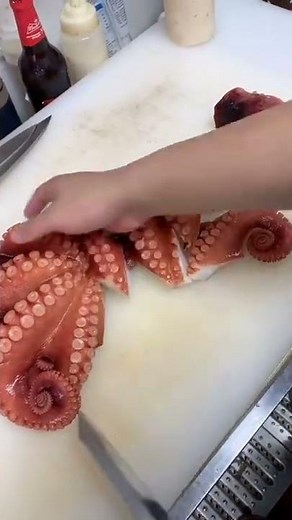 How to cut an octopus