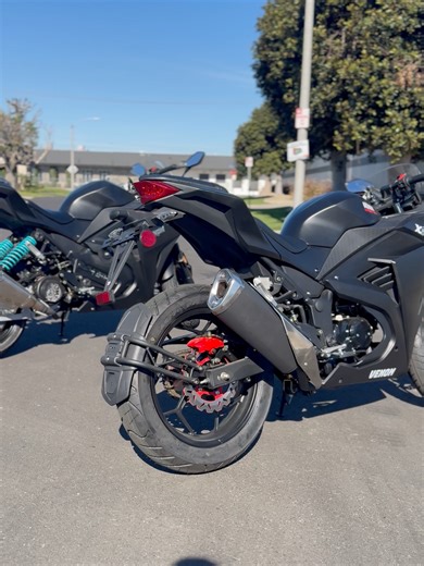 Can you tell the difference between the X19 and the X22? 🏍️ For more details, click the link in bio or 📞 1-855-984-1612 #venommotorsports #x22 #HondaMotorcycle #cbr #Yamaha #r3 #Kawasaki #ninja500 #Suzuki #gsxr #gixxer #ducati #aprillia #cfmoto #motorcycle #unboxing #beginnerbike #deals #fyp