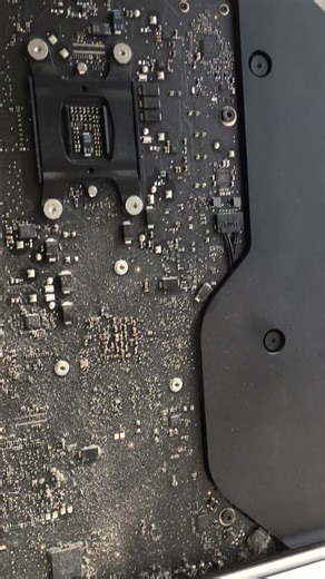 Разборка iMac 21.5 после 13 лет работы. #imac #shortvideo #ремонт #apple #appleimac