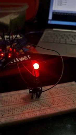 First code by kid, Traffic light signal with arduino using traffic MODULE.