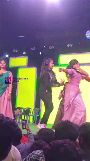 Anchor Prasanna & Chinnu, Veronika Stunning Dance Vibes: Pakkinti Mogudukemo Song! #chinnu #shorts