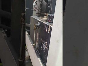 How to check hydraulic fluid level on a Garbage truck