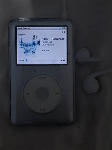 no surprises #ipod #ipodclassic #radiohead #nosurprises #2000s