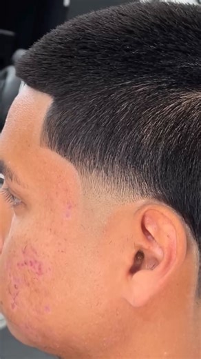 LuisBarber25 on Instagram: "How to do Perfect Skin Taper Tutorial💯🔥💯 📍2342 Barnum Ave, Stratford, CT 06615 Follow @luisbarber25 @lrbarbershopct Booking➡️luisbarber2525.booksy.com #reels #instagram #Explore #luisbarber25 #barber"