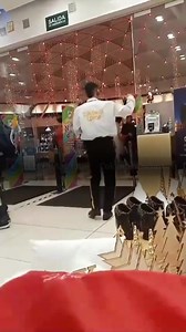 149K views · 3.5K reactions | #Viral El guarda de seguridad con el...