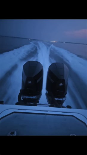 The baddest 28 footer on the water! Absolutely in love with my 28ft @reef_runner_boats. This boat handles big waves and flies. Powered with twin 300 @mercurymarine she sets the water on 🔥🔥🔥. Not to mention the fishabilty on this boat is second to none. If you haven't checked out Reef Runner boats out come out for a ride and you will be impressed. @reef_runner_boats @bkkhooks_americas @joebaggsoutdoors.com_ @lamiglasrods @zackscustomrods @costasunglasses @rhodanmarine @nascomarine @raymarineus