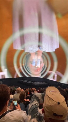 Mesmerizing color | Lisa Simmons