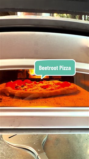 That was bloody delicious!😋 Beetroot sauce with chicken and feta cheese on last. The sound of pizza cooking in the oven always makes me relax and hungry at the same time 😂 #ooni #fyp #pizzaoven #homemade #pov