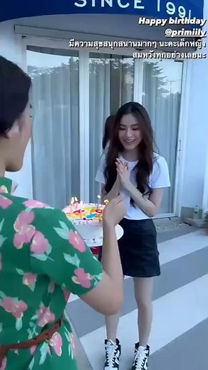Happy 18th birthday Prim Chanikan ( Blow the candle)