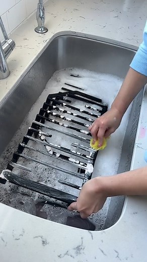 #deepclean #deepcleaning #cleaning #cleaningtiktok #cleaninghacks #CleanTok #cleanfreshhype #cleanclearconfident #cleaningmotivation #cleaningasmr | Clean Tips