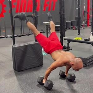 You won't believe this insane core workout! 💪🏼 Check out more trending stories on ITK: https://bit.ly/39pSMAR | In The Know