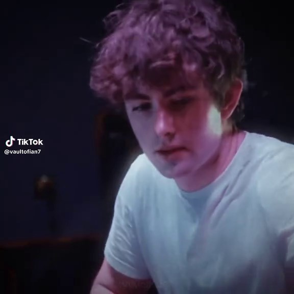 Discover Ian's Unique Sound in Music Journey