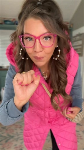 This long puffer vest is GENIUS!! 🤯 the way it cinches!! Comment SHOP and I’ll send you the link! #puffervest #longvest #vest | Sweet Tea and Sprinkles