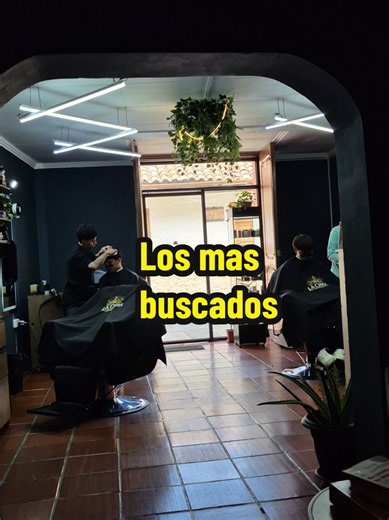 Ahora estamos mas cerca a todo💈🫡 NUEVA UBICACIÓN 📍🔥 Juan Montalvo, entre Simón Bolívar y Mariscal Sucre 😎 Más espacio barberos, mejor atención 🫡🫂 Agenda 📱 099-764-7032 estamos en #Cuenca #LaCimaBarberShop #BarberiaEnCuenca #UnaBarberiaIrremplazable #LosMejores ✨️