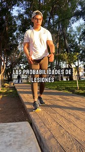 El calentamiento adecuado es clave para prevenir lesiones y maximizar tu rendimiento. Dedica 10 minutos a activar tus músculos con estos ejercicios dinámicos: Rotación de cadera: 10 círculos en cada dirección • Rotación de tronco: 8-10 giros a cada lado • Rotación de hombros: 12 círculos hacia adelante y atrás • Rotación de tobillos: 8 círculos con cada pie • Rotación completa de brazos: 10 repeticiones ¿Has probado alguna vez un calentamiento realmente efectivo? Implementa esta rutina y notarás