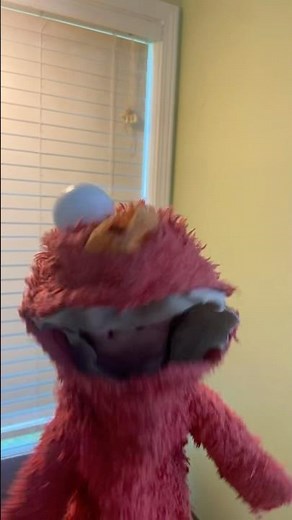 elmo world there dancing