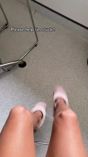 I don’t know how to get out of here!! Send help please#fup#fyp#stuck#help #ineedhelp#imstuck#4u#getmefamous