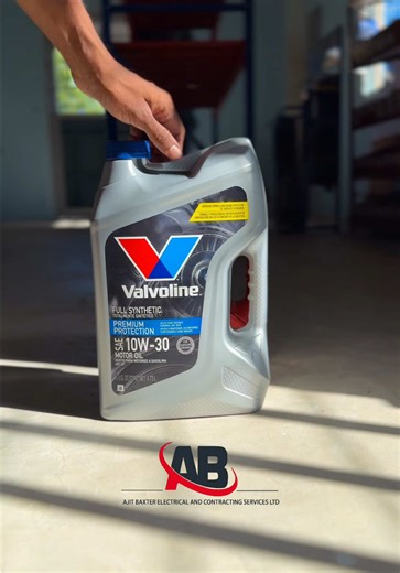 Quality fluids for maximum engine protection. Powering performance the right way. 💪🚗 #Valvoline #EngineCare #performancematters #oil #carcare