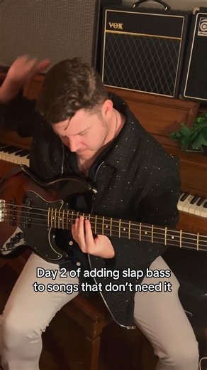 Slapping bass on songs that don’t need it #slapbass #bass #raye #newartist