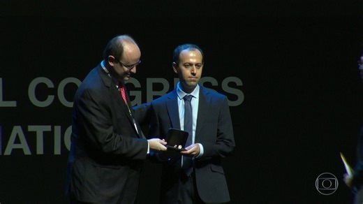 Matemático tem Medalha Fields furtada logo após recebê-la no Rio