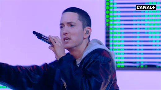 姆爷首次在公众面前表演Not Afraid 法国著名的音乐节目 Le Grand Journal现场 Eminem