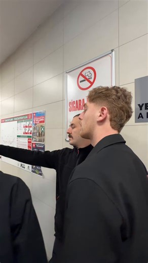 Şu çocuk bu kalabalığı görünce keşke fenerde olsaydım demiştir kendisi için 3-4 kişi gitmişti