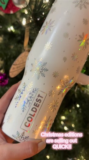 Sip the season in style! ❄️🎄 These Christmas-edition COLDEST bottles keep your drinks ice-cold for 50  hours and come in the cutest holiday patterns. Perfect for gifting, gym, work, or staying festive on the go! 🎁✨ #BFCM #TikTokShopBlackFridaySale #tiktokshopcreatorpicks #HolidayHydration #ChristmasEdition