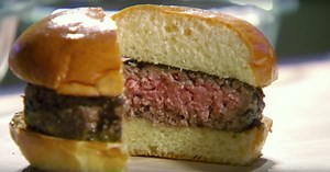 This Is How You Make the Perfect Burger, According to Gordon Ramsay