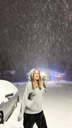 Who else love the snow??❄️ #memes #viral #fyp #subscribe #shorts #funnymemes #cold #dance