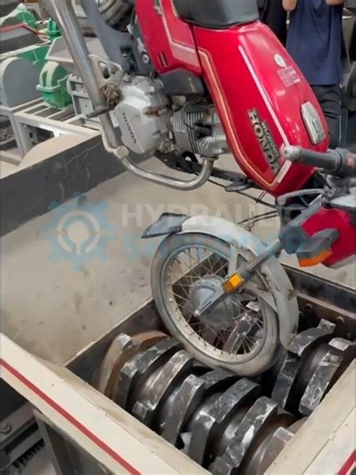 Giant Shredder vs Motorcycle With Engine! #industrialshredder #shreddermachine #shredder