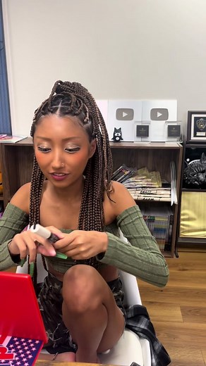 ポスカで魅せるギャルメイクと100枚つけま