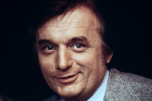 Mort de Dominique Paturel, la voix française de J.R. dans "Dallas" - CinéSérie