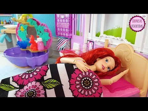 Princesas Disney en su rutina de Mañana - Historias de muñecas en cuarto dormitorio de Barbie