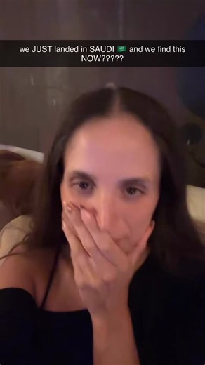 1,600,000 views and 800 commentsReplicate this format to go viral on tiktok:shocked girl + snapchat caption + app demo