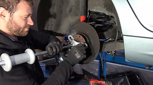 DIY BMW E46 wheel bearing and brake restoration