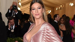 Tom Brady's ex-wife, Gisele Bündchen, turns heads at Miami event with first public display of her wedding band