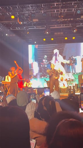 20 reactions | La musique biologique, la patronne est à un niveau exceptionnel de sa carrière professionnelle, a dirigé un tel concert de qualité musicale avec des musiciens professionnels de renom. | Musa Fatou Kaba | Facebook