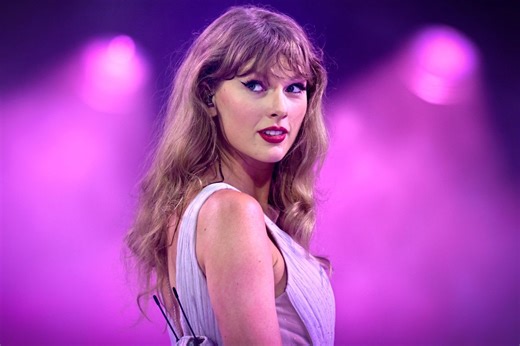 Taylor Swift Gives $100K to Toddler Fan Battling Brain Cancer