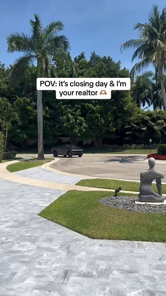 Hi, its closing day! Real Estate in South Florida is 😍 #fyp #couplegoals #beyonce #miami #luxurylife #luxuryrealtor #realestateagent #realestatetiktok #southflorida #miami #homeowner #realtor #realtoroftiktok #motivation