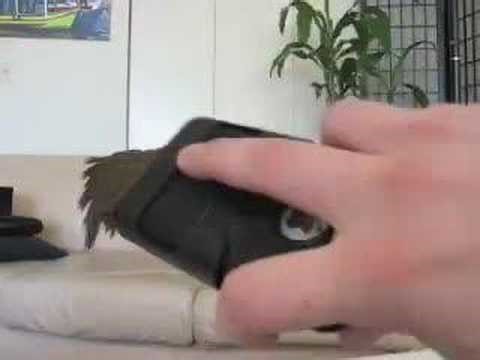 otterbox one handed belt clip removal (1 of 2)