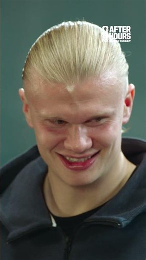 Erling Haaland Plays With A "Real" Football 🏈