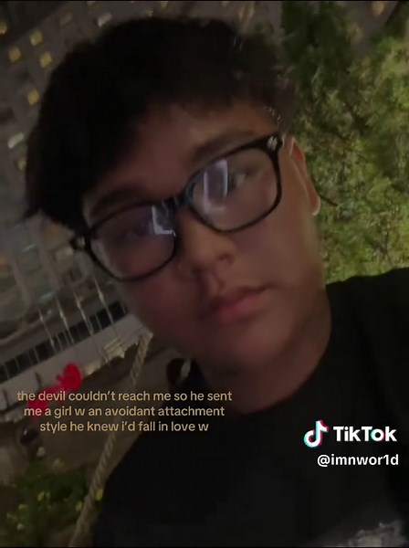 Understanding Avoidant Attachment Style in Relationships